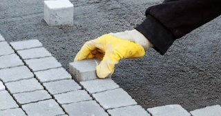 Укладка тротуарной плитки 50 на 50 в Находке в октябре