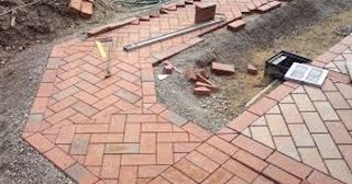 Укладка тротуарной плитки в Находке в октябре