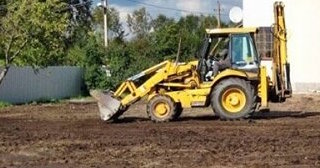 Выравнивание рельефа в Находке в октябре